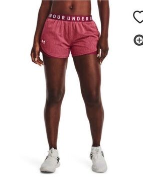 733 NWOT Under Armour play up 3.0 Shorts. SzM